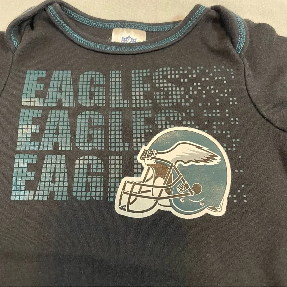 NFL‎ Team Apparel Philadelphia Eagles Infant Bodysuit Black 0-3M Short Sleeve
